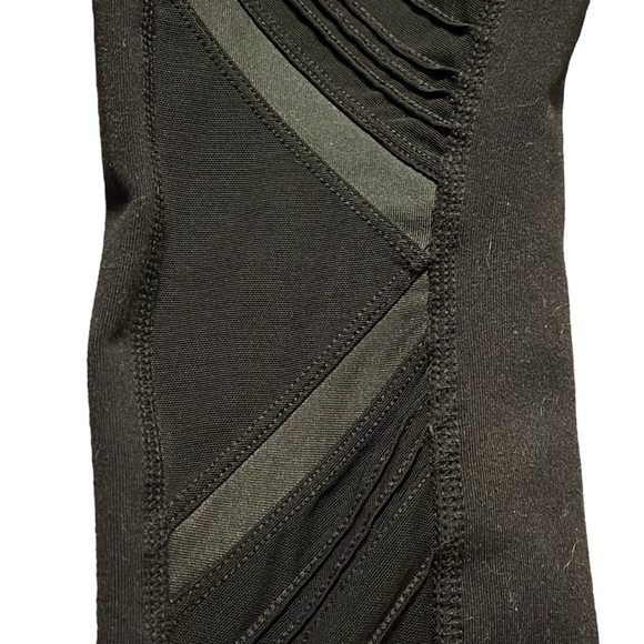 Alo Yoga Mesh High-Rise Leggings - Picture 8 of 10